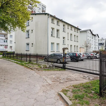 Gold By - 150 M Do Plazy - Parking